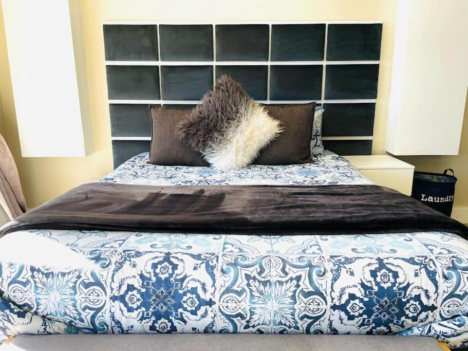 House Havana 6 Bedroom Villa, Camps Bay Holiday home *