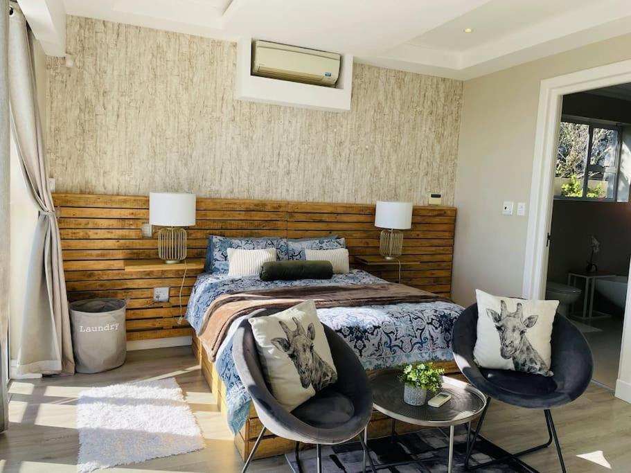 House Havana 6 Bedroom Villa, Camps Bay *